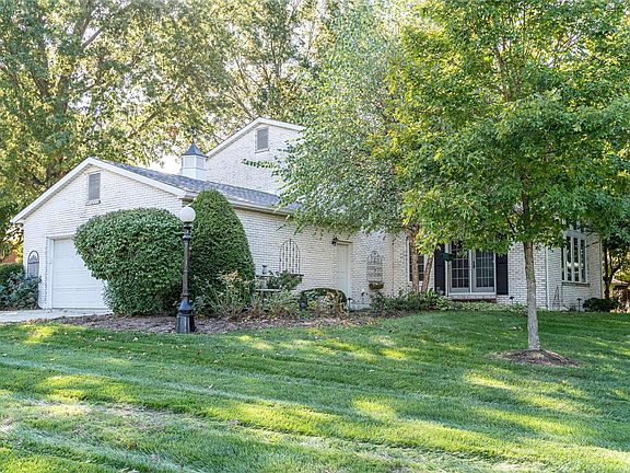 5th image of 44 Berkshire Dr