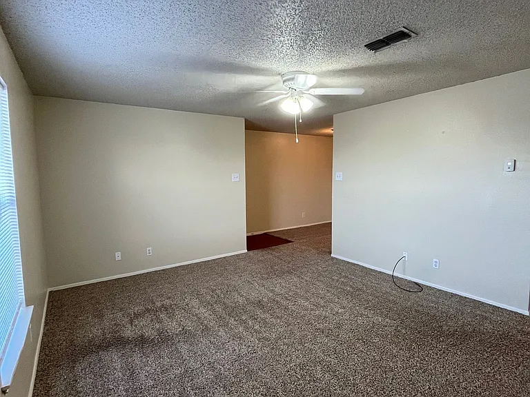 Bentwood Apartments — Photo 29
