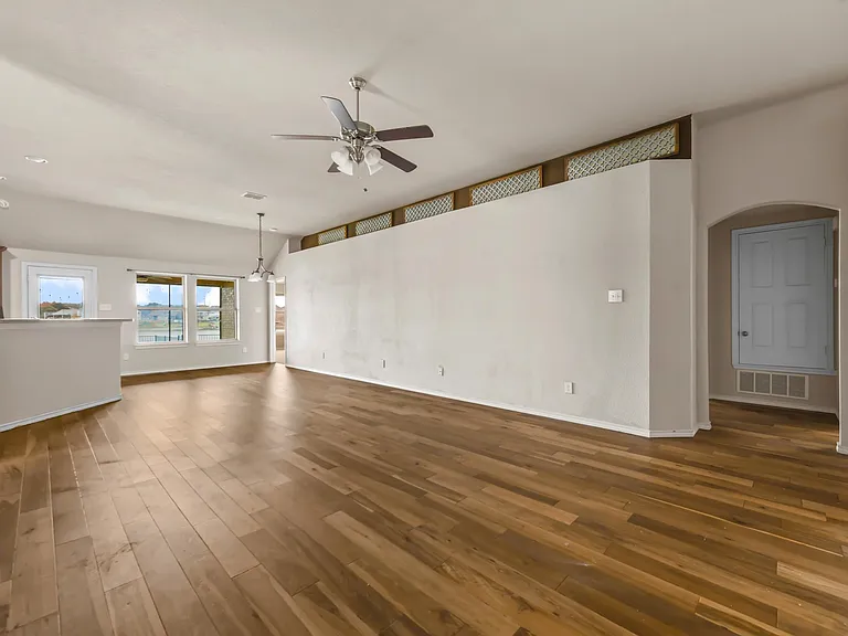 5533 Grenada Dr — Photo 3