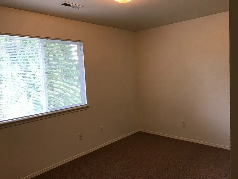 543 W Idaho Ave — Photo 16