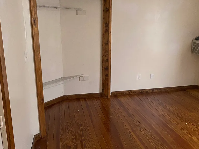 2333 Victor St — Photo 15