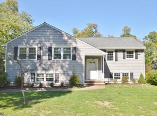 42 Hillcrest Ave, Berkeley Heights, NJ 07922