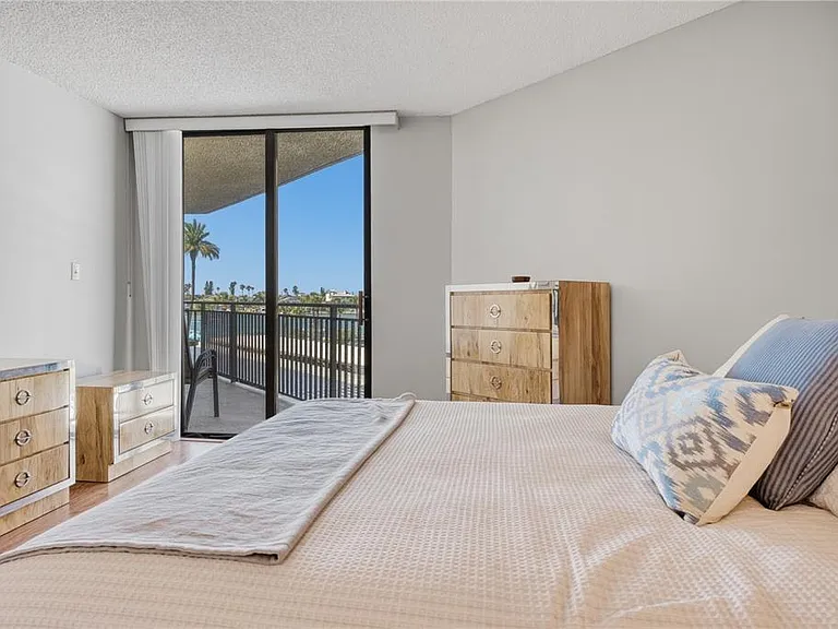 690 Island Way #307 — Photo 18