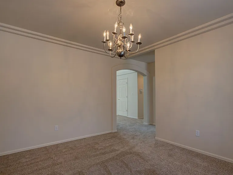 1352 Lookout Springs Dr — Photo 15