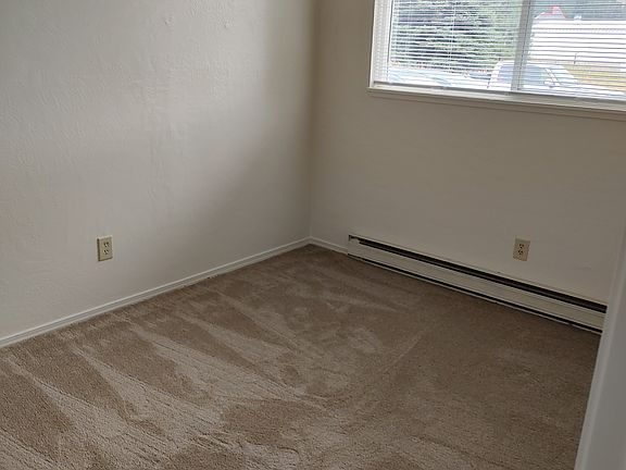 3rd image of 6680 Lincoln St #7
