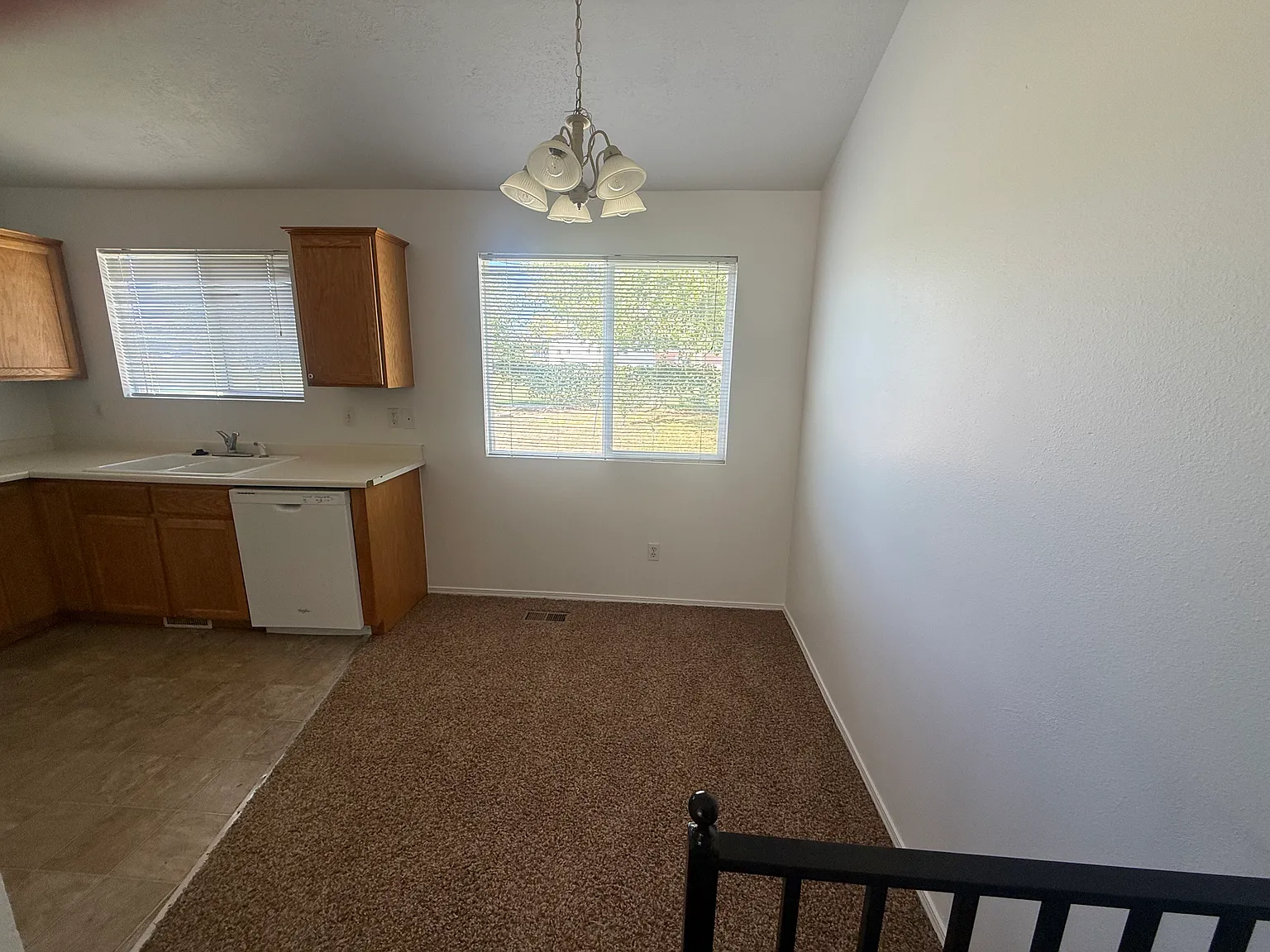 4 bed, 1620 sqft, $2,400 — Photo 4