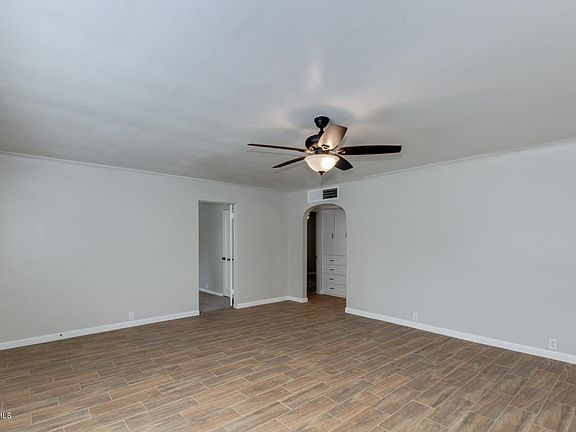 5th image of 6 N Fraser Dr