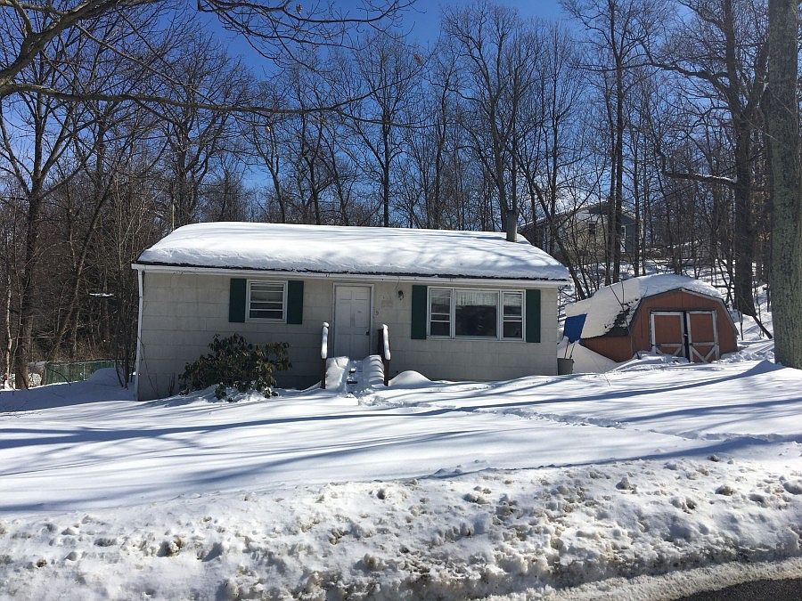 1st image of 9 Deer Ln