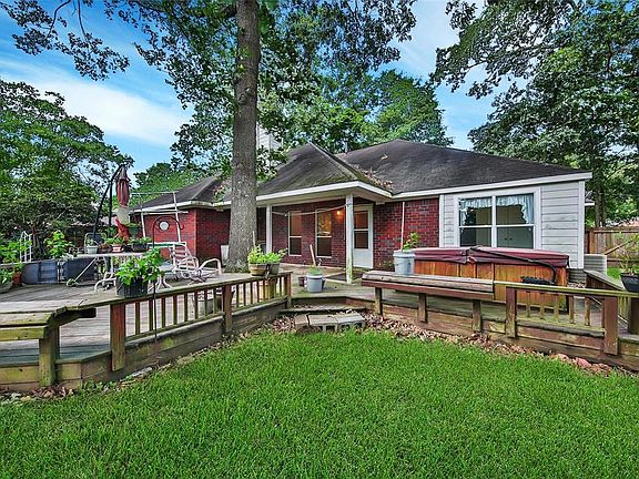 5th image of 810 Fairbanks Dr