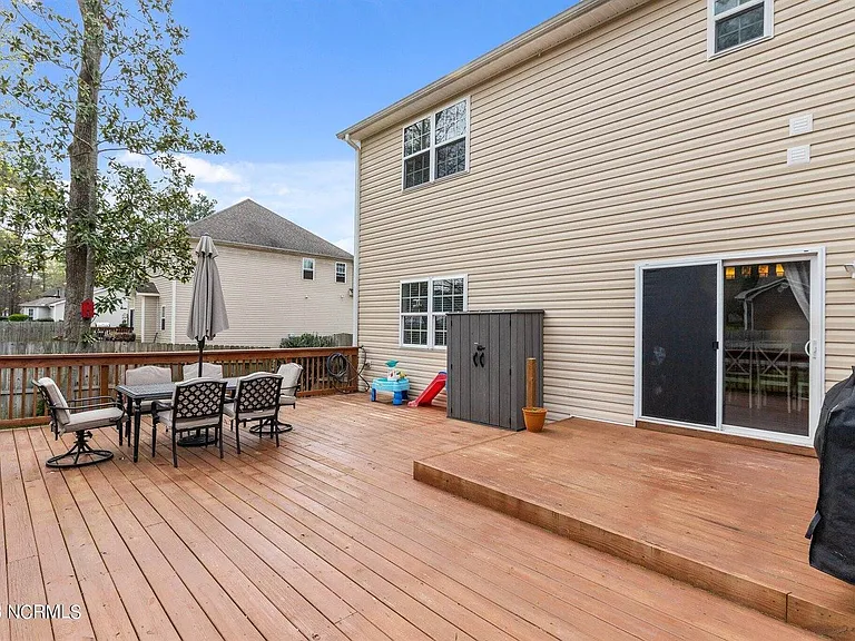 160 Argyll Ave — Photo 34