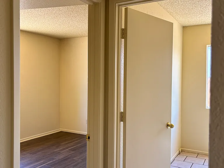 303 W Stanford Ave — Photo 6