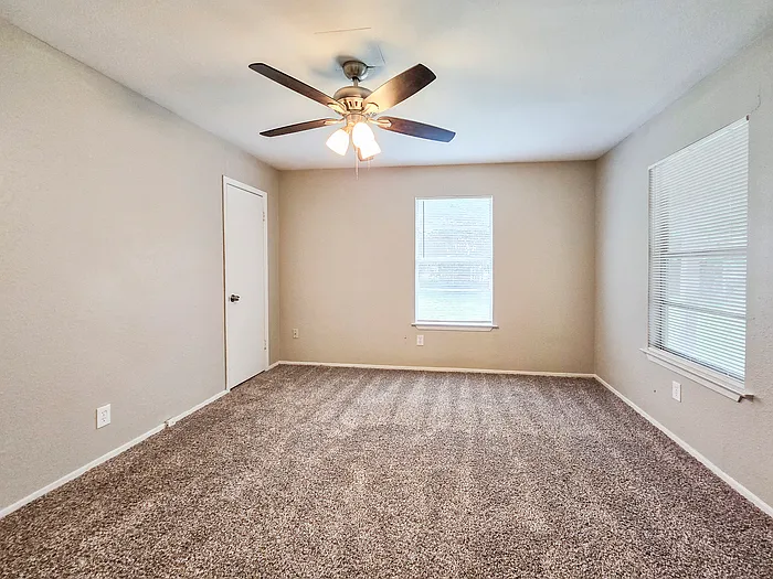 601 Brookfield Dr — Photo 9
