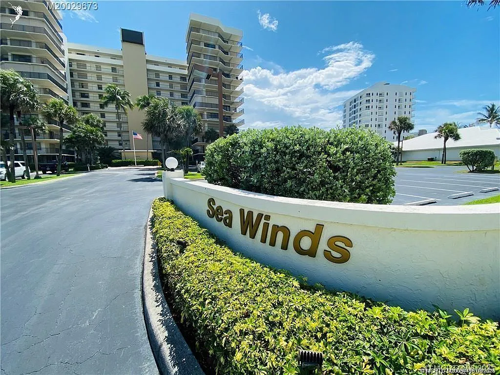 2 bed, 2.0 bath, 1197 sqft, $2,600 — Photo 2