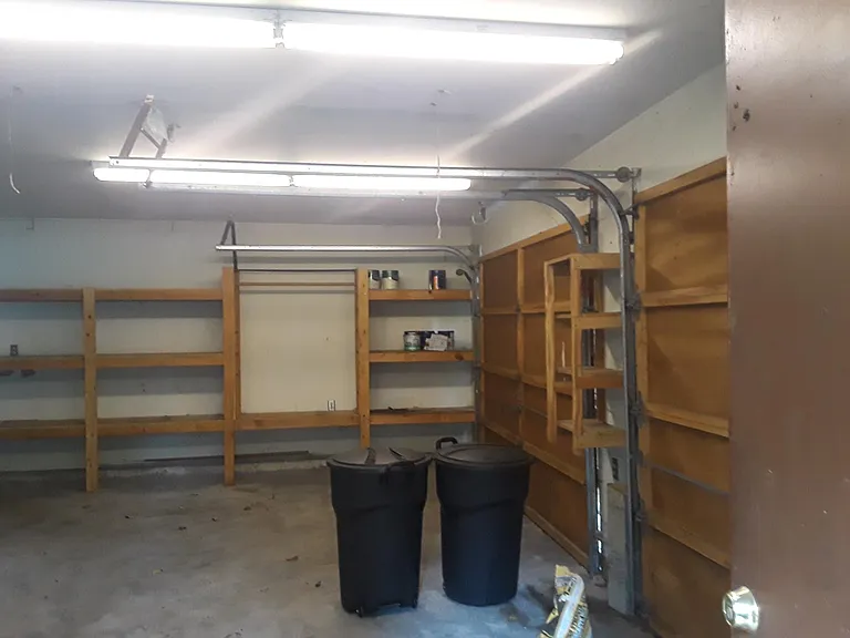 20618 Kelly Lake Rd E — Photo 14