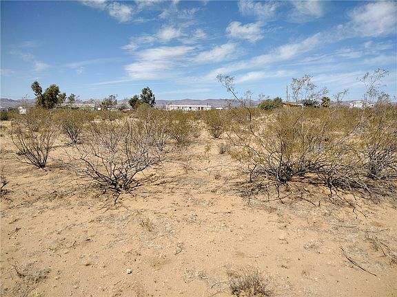 4th image of 3456 N Lochiel Rd