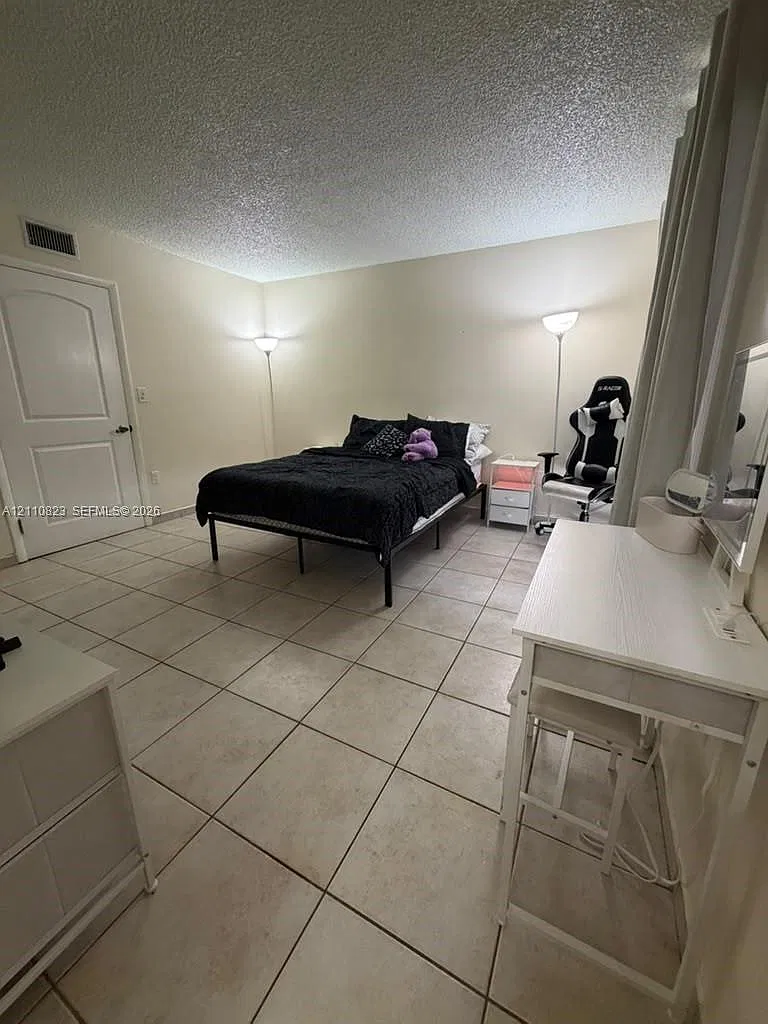 Horizons West Condo #3 — Photo 3