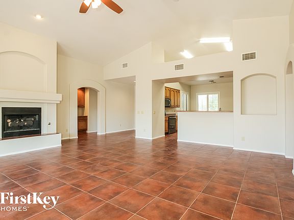 3rd image of 8229 N Sombrero Point Dr