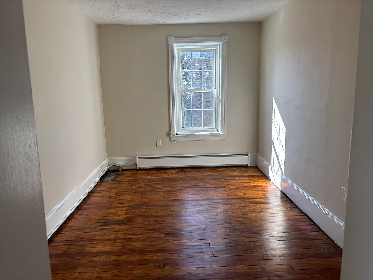 2 bed, 700 sqft, $1,350 — Photo 3
