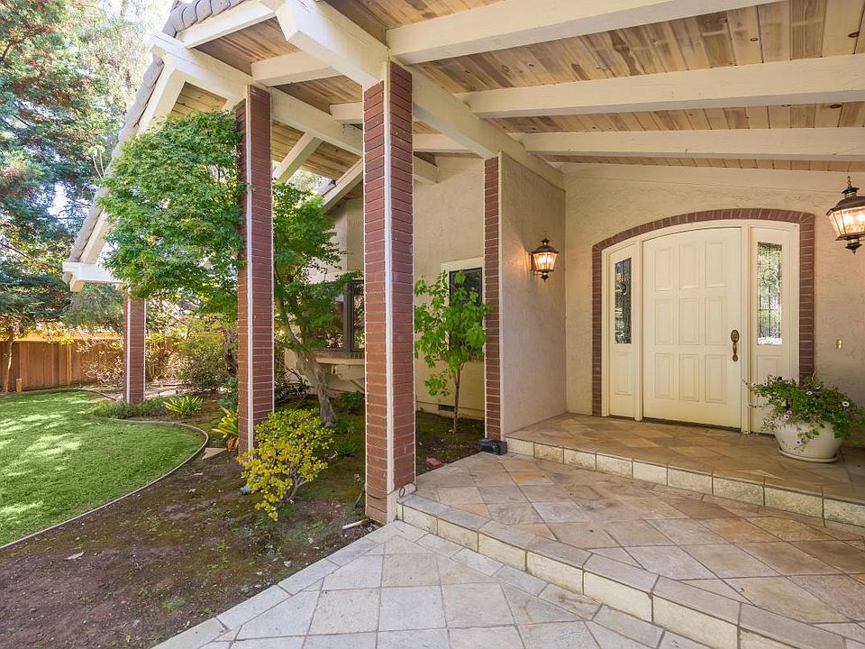 1st image of 26368 Ginny Ln