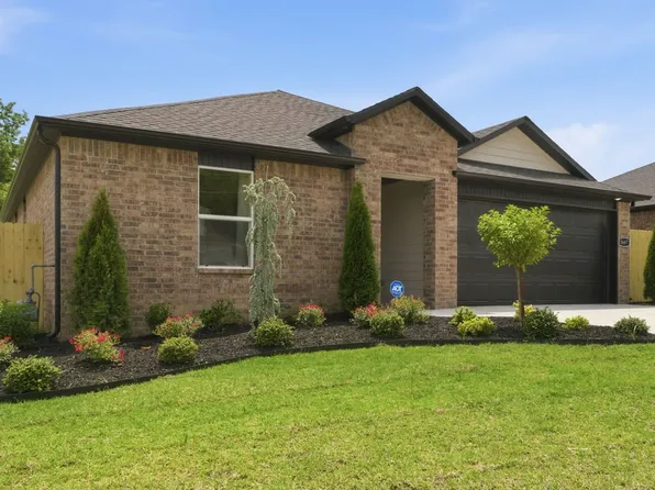 1855 Thelma St, Springdale, AR 72762