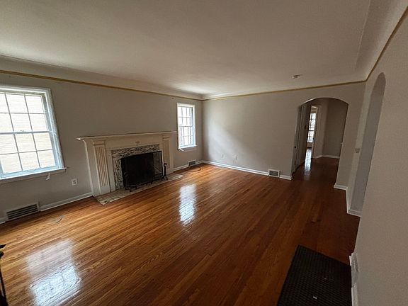 Unit 20 - Living Room