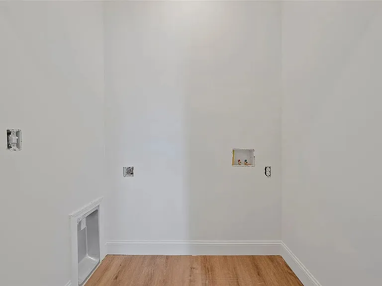 355 Hillview Mills Blvd — Photo 14