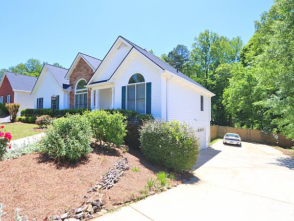 2nd image of 255 Savannah Pl