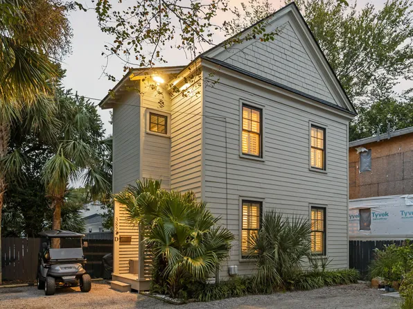 382 Race St APT D, Charleston, SC 29403