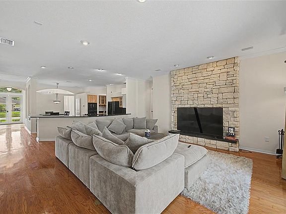 4th image of 18615 Chemille Dr