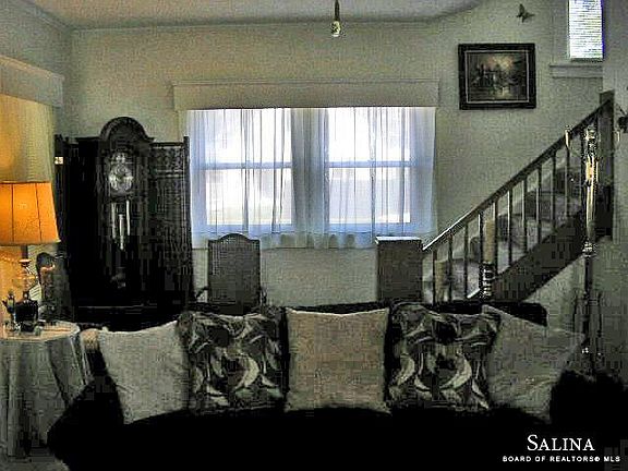 4th image of 801 Highland Ave