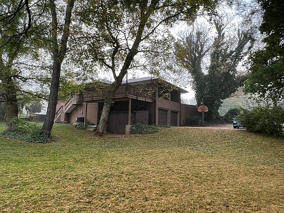 Large rear yard
