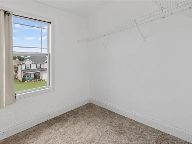 1264 Black Oak Cir — Photo 32