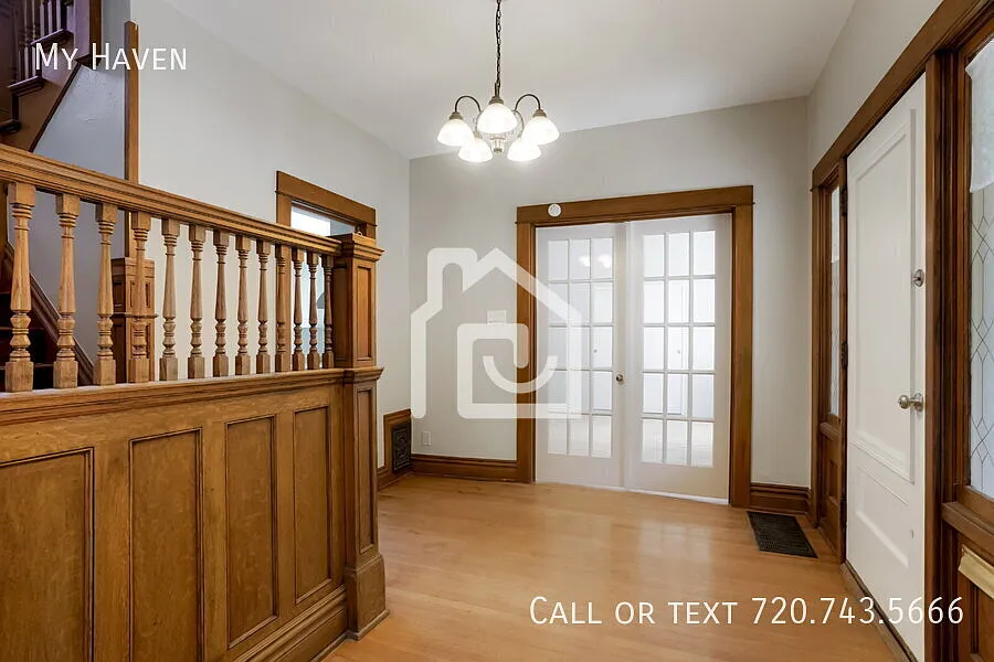 Charming 4 Bed, 2 Bath Town Home in Prime Denver Location — Photo 4