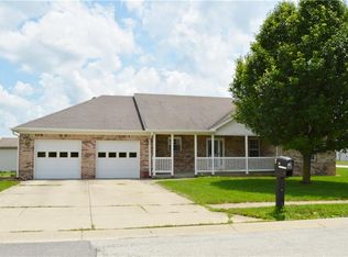 41 Clear Spring Ln, Trafalgar, IN 46181