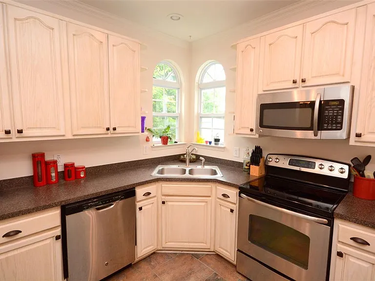 414 Sawyers Mill Xing — Photo 12