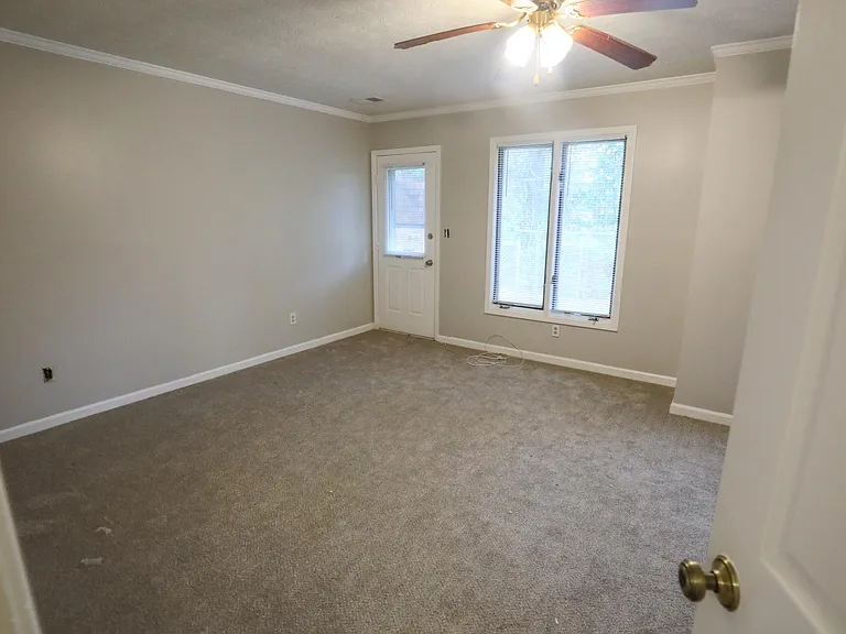 2790 Country Ct SE #D — Photo 4