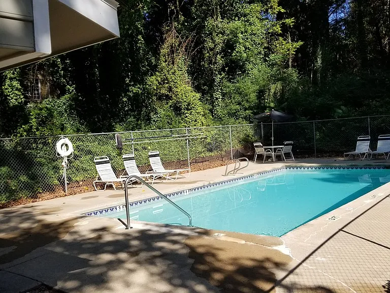 125 Sterling Ct — Photo 5