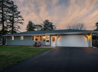 424 99th St E, Bloomington, MN 55420