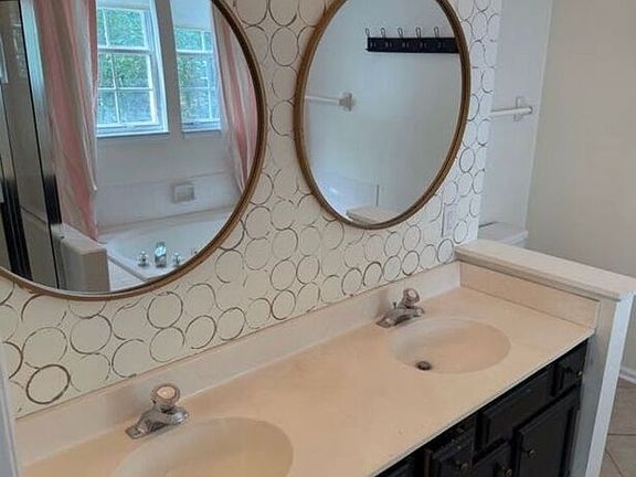 5th image of 3212 Rose Walk Ct