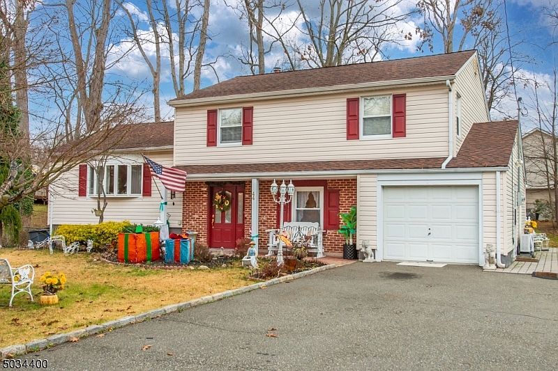 1st image of 44 Belmont Dr
