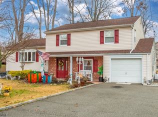 44 Belmont Dr, Livingston, NJ 07039