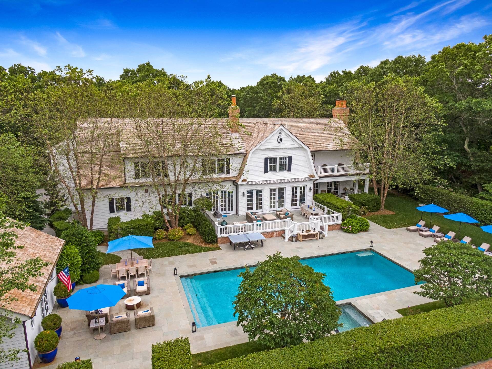 462 Middle Line Hwy, Bridgehampton, NY 11932 Out East