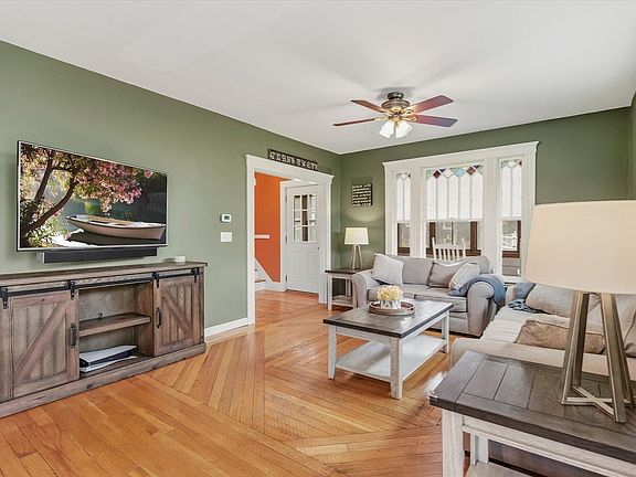 4th image of 5 Mooney Ave