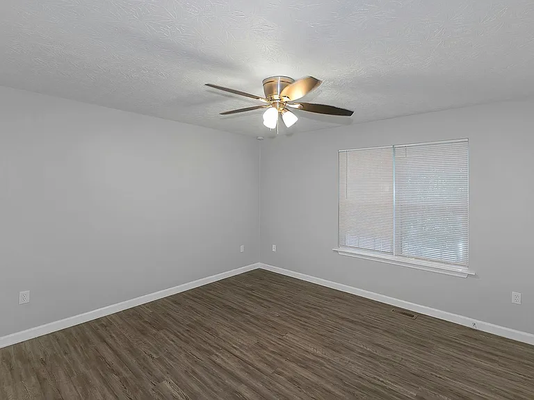 134 Point Place Dr — Photo 16