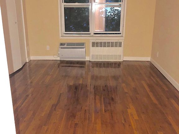 2nd image of 14420 38th Ave APT 4L