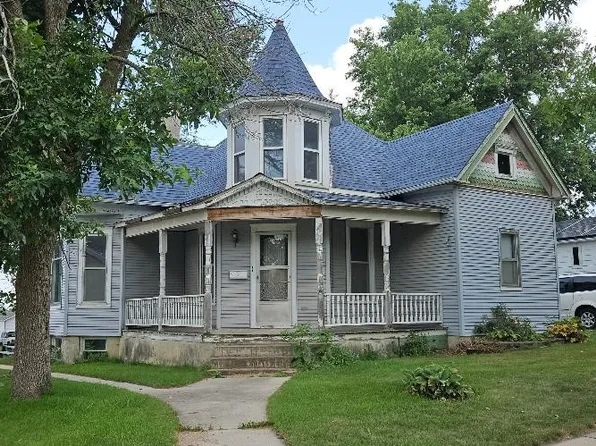 1514 4th Ave, Belle Plaine, IA 52208