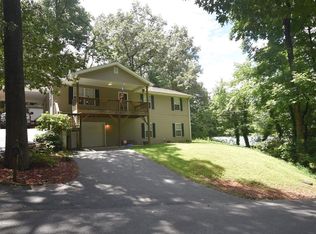 40 Foxfire St, Franklin, NC 28734
