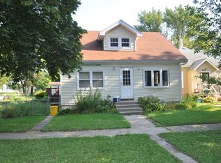 220 E Elmore St, Manly, IA 50456
