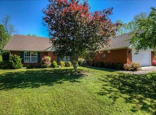 1590 Clear Creek Dr, Springdale, AR 72764