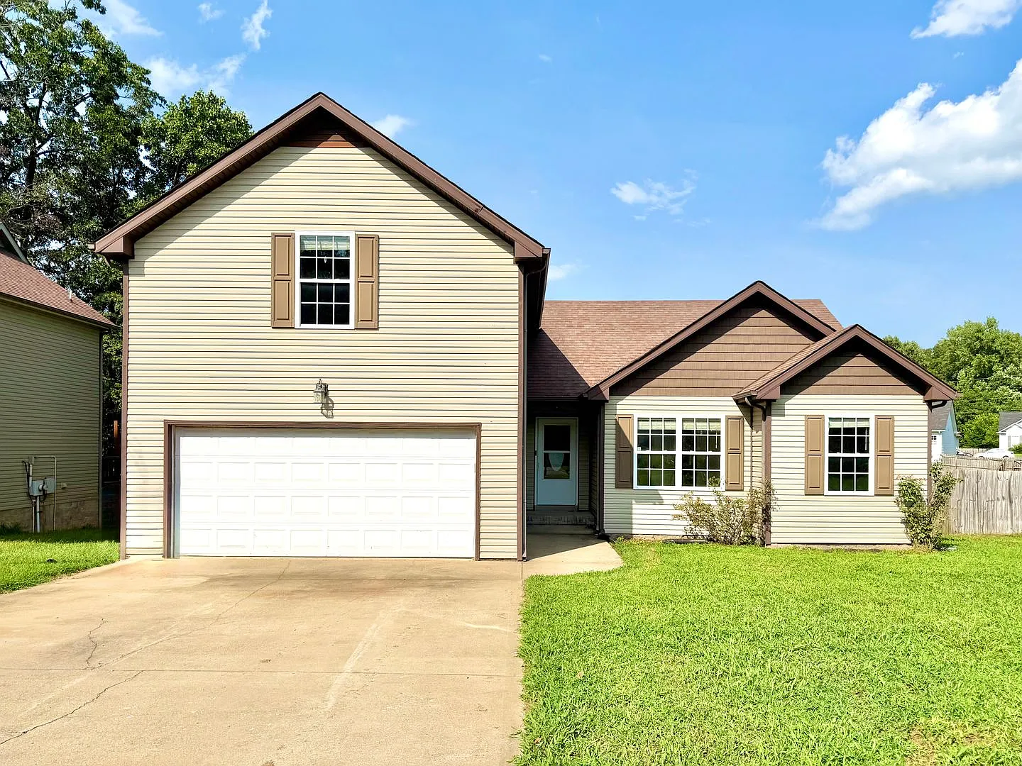 1407 Scrub Oak Dr — Photo 1
